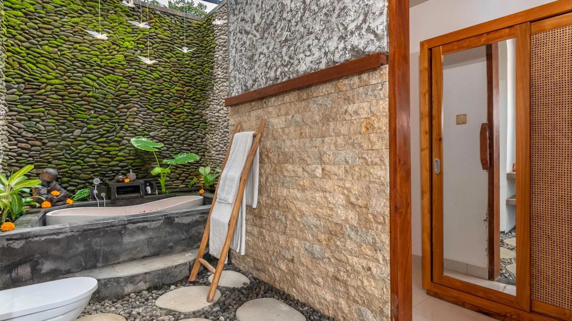 The Alus Cottage And Villa Ubud  3*, Ubud (Bali)