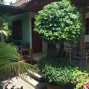 Nadialit , Seminyak Indonesië